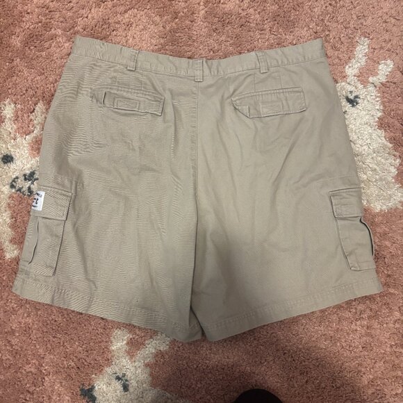 Vintage Walt Disney World Mens Khaki Cargo Shorts Size 44 Pockets Theme Park - Picture 5 of 8